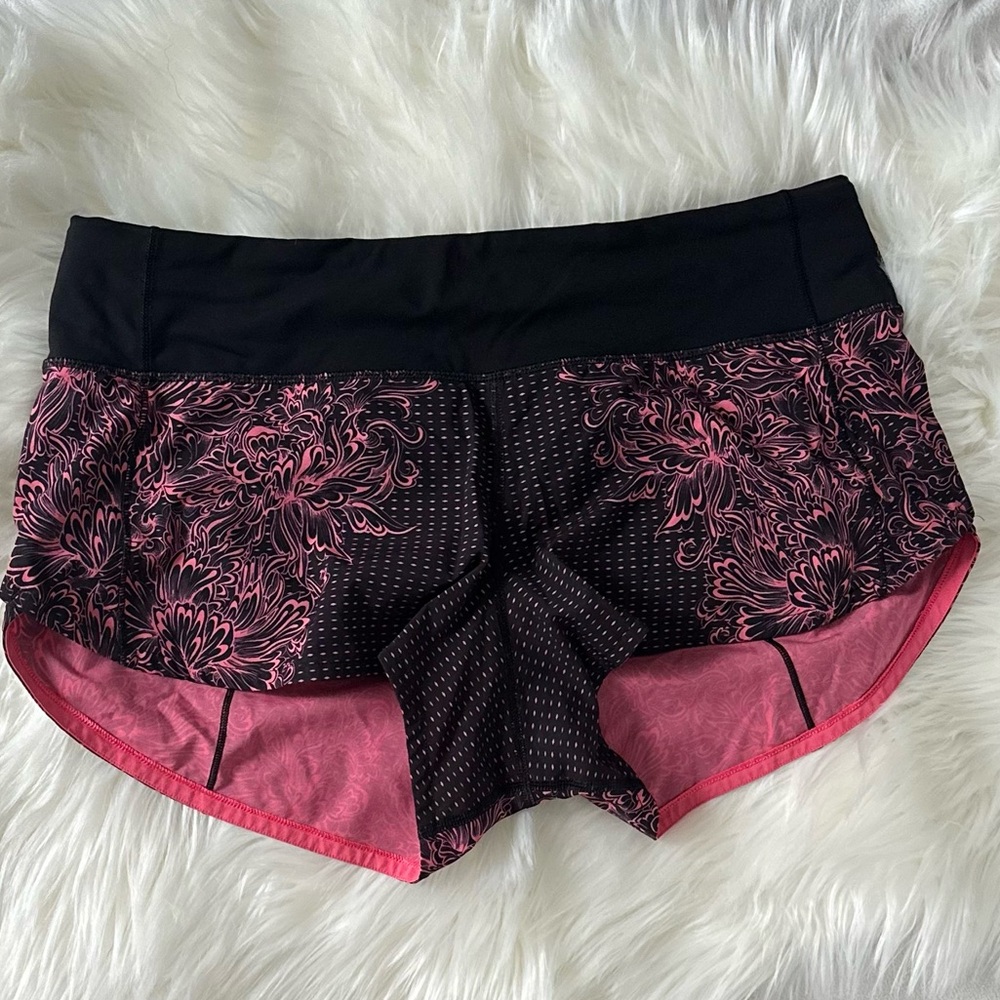 ! Lululemon Speed Up Short size 8 - Picture 3 of 8
